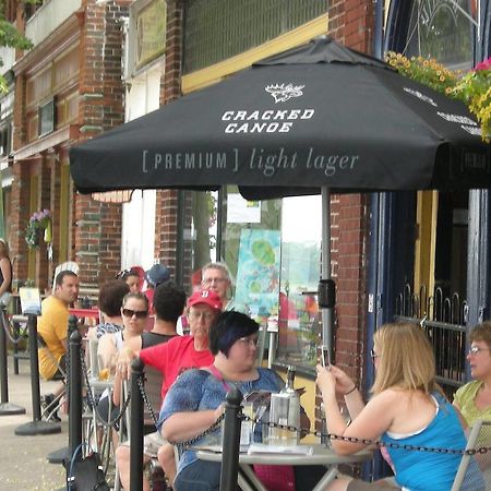Canalside Restaurant, Inn & Kitchen Store ميناء كولبورن المظهر الخارجي الصورة