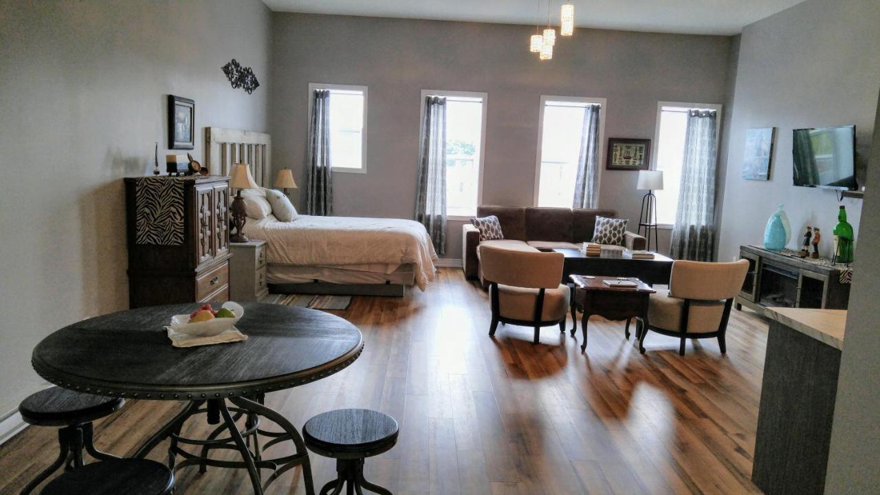 Canalside Restaurant, Inn & Kitchen Store ميناء كولبورن المظهر الخارجي الصورة