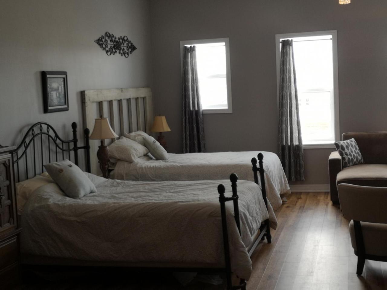 Canalside Restaurant, Inn & Kitchen Store ميناء كولبورن المظهر الخارجي الصورة