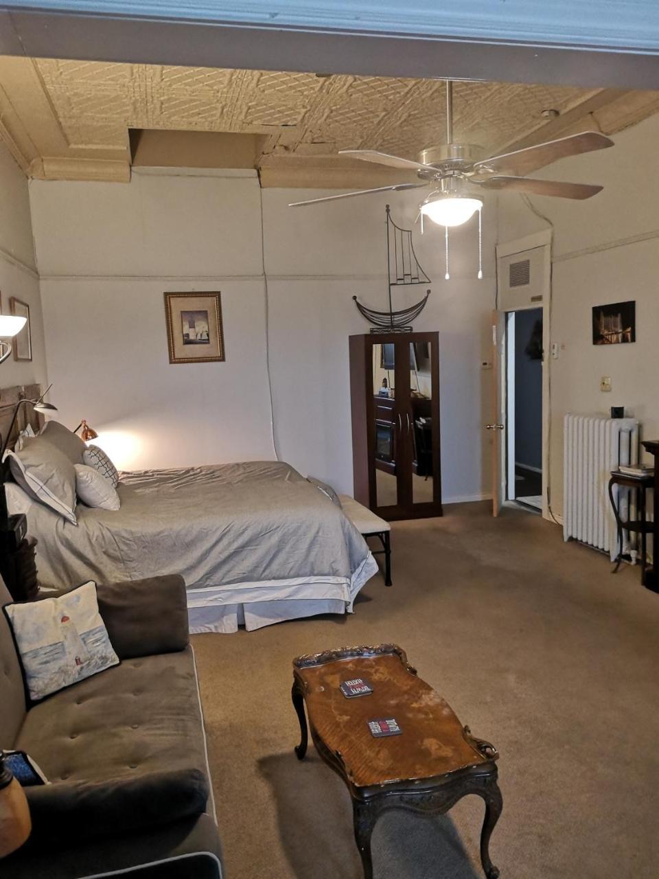 Canalside Restaurant, Inn & Kitchen Store ميناء كولبورن المظهر الخارجي الصورة